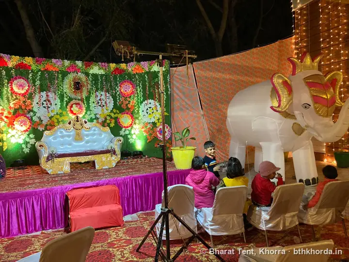 ताज़े फूल या आर्टिफिशियल: शादी में कहां कौन से फूल लगाएं